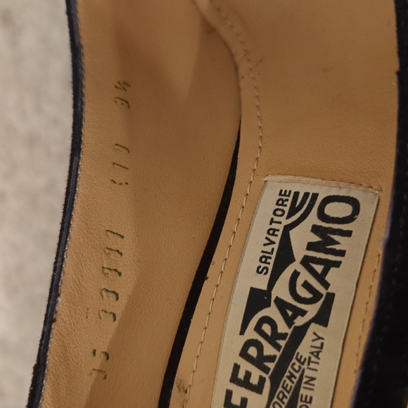 Ferragamo 'Rory' Pumps - Picture 4 of 5